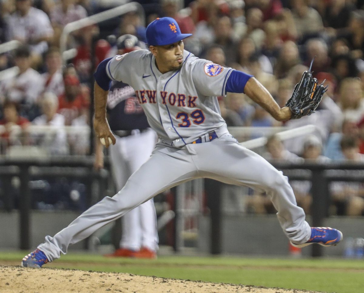 https://commons.wikimedia.org/wiki/File:Mets_closer_Edwin_Diaz_throwing_the_cheese_%2851267940604%29_%28cropped%29.jpg